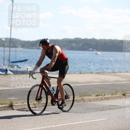 17.08.2025 - KN Förde Triathlon 2025 Yannick Fuchs http://msf.ph/oto/8623590 17.08.2025 11:16:14 Radfahren 266, 296, 303, 328, 335, 310, 344, 368, 618, 626, 628 meine-sportfotos.de