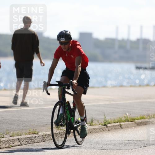17.08.2025 - KN Förde Triathlon 2025 Yannick Fuchs http://msf.ph/oto/8624092 17.08.2025 11:24:41 Radfahren 303, 370, 621, 326, 371, 616 meine-sportfotos.de