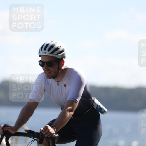 17.08.2025 - KN Förde Triathlon 2025 Yannick Fuchs http://msf.ph/oto/8624114 17.08.2025 11:24:58 Radfahren 284, 300, 306, 328, 356, 373, 606, 635, 306, 389 meine-sportfotos.de