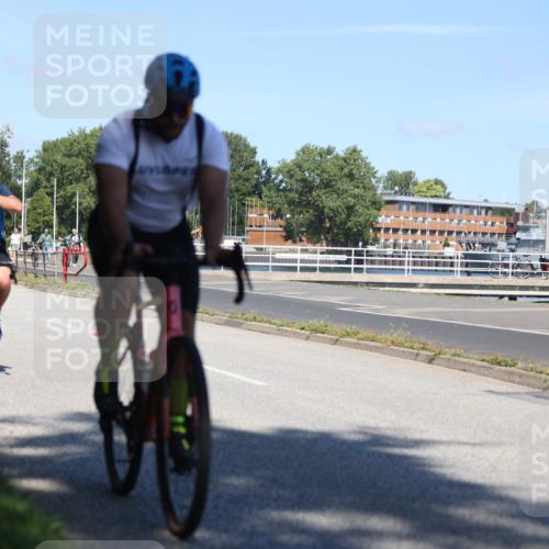 17.08.2025 - KN Förde Triathlon 2025 Yannick Fuchs http://msf.ph/oto/8624184 17.08.2025 11:25:40 Radfahren 288, 296, 307, 332, 349, 372, 610, 642, 296, 617, 629, 630, 632, 633 meine-sportfotos.de