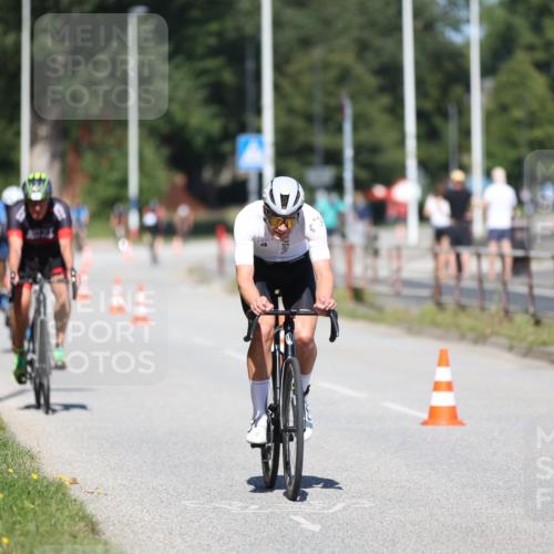 17.08.2025 - KN Förde Triathlon 2025 Yannick Fuchs http://msf.ph/oto/8624265 17.08.2025 11:27:36 Radfahren 299, 332, 361, 368, 608, 623, 628, 636, 310, 622 meine-sportfotos.de
