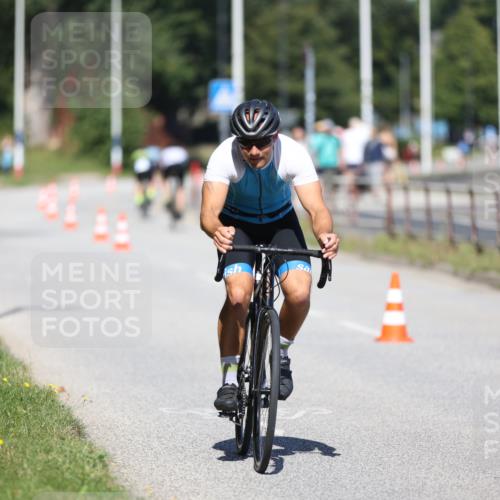 17.08.2025 - KN Förde Triathlon 2025 Yannick Fuchs http://msf.ph/oto/8624319 17.08.2025 11:28:08 Radfahren 297, 304, 626, 264, 369 meine-sportfotos.de