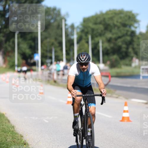 17.08.2025 - KN Förde Triathlon 2025 Yannick Fuchs http://msf.ph/oto/8624320 17.08.2025 11:28:08 Radfahren 297, 304, 626, 264, 369 meine-sportfotos.de