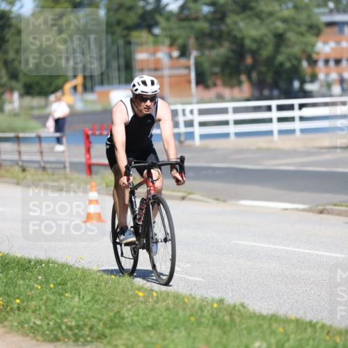 17.08.2025 - KN Förde Triathlon 2025 Yannick Fuchs http://msf.ph/oto/8624358 17.08.2025 11:31:06 Radfahren 275, 287, 302, 312, 325, 334, 607, 631, 270, 334 meine-sportfotos.de
