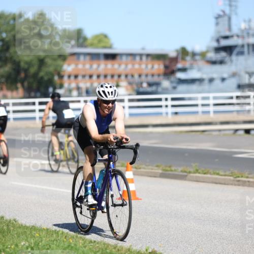 17.08.2025 - KN Förde Triathlon 2025 Yannick Fuchs http://msf.ph/oto/8624435 17.08.2025 11:31:46 Radfahren 280, 318, 331, 339, 341, 603, 634, 273, 311, 321, 327, 331, 603 meine-sportfotos.de
