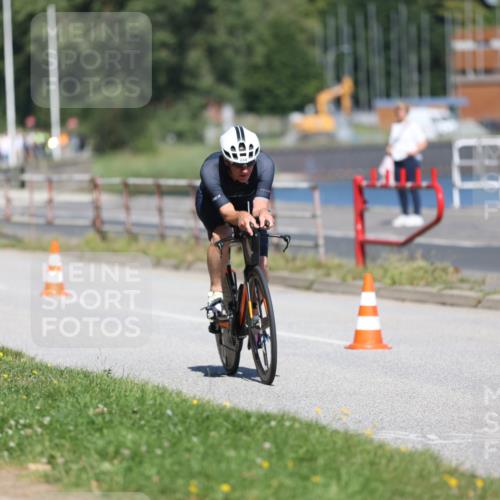 17.08.2025 - KN Förde Triathlon 2025 Yannick Fuchs http://msf.ph/oto/8624570 17.08.2025 11:33:25 Radfahren 280, 284, 296, 311, 327, 329, 339, 341, 350, 601, 642, 273 meine-sportfotos.de