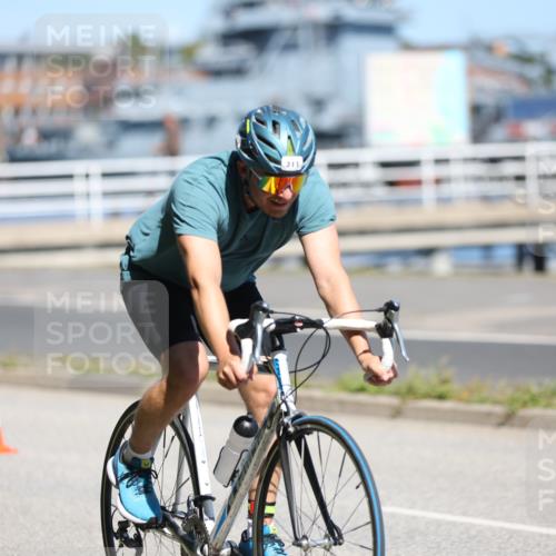 17.08.2025 - KN Förde Triathlon 2025 Yannick Fuchs http://msf.ph/oto/8624593 17.08.2025 11:33:33 Radfahren 293, 311, 329, 339, 341, 343, 371, 374, 613, 633, 638, 280, 284, 296, 329, 350, 601, 642 meine-sportfotos.de