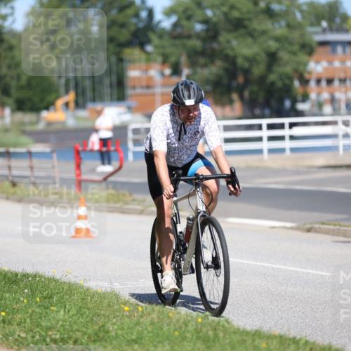 17.08.2025 - KN Förde Triathlon 2025 Yannick Fuchs http://msf.ph/oto/8624645 17.08.2025 11:34:29 Radfahren 300, 375, 632, 291, 367, 635 meine-sportfotos.de