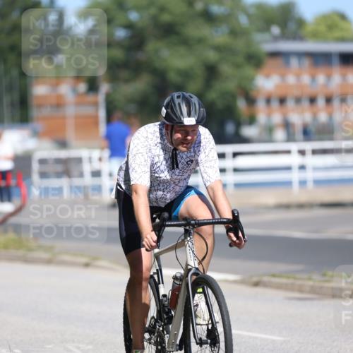 17.08.2025 - KN Förde Triathlon 2025 Yannick Fuchs http://msf.ph/oto/8624646 17.08.2025 11:34:29 Radfahren 300, 375, 632, 291, 367, 635 meine-sportfotos.de