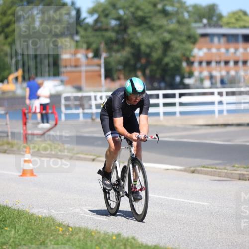 17.08.2025 - KN Förde Triathlon 2025 Yannick Fuchs http://msf.ph/oto/8624651 17.08.2025 11:34:36 Radfahren 300, 309, 348, 360, 363, 365, 608, 616, 632, 375 meine-sportfotos.de