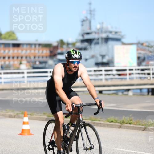 17.08.2025 - KN Förde Triathlon 2025 Yannick Fuchs http://msf.ph/oto/8624683 17.08.2025 11:34:54 Radfahren 271, 295, 296, 353, 354, 362, 372, 619, 633, 642, 643, 303, 328, 354, 363, 608 meine-sportfotos.de