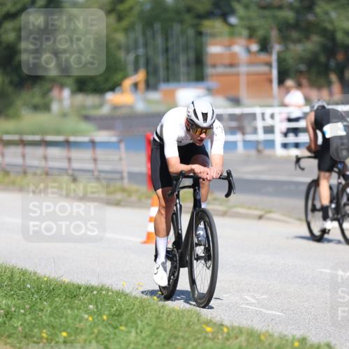 17.08.2025 - KN Förde Triathlon 2025 Yannick Fuchs http://msf.ph/oto/8624775 17.08.2025 11:36:04 Radfahren 300, 326, 352, 608, 612, 635, 368 meine-sportfotos.de