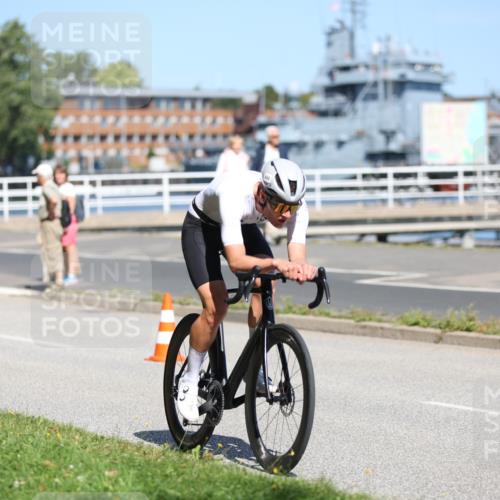 17.08.2025 - KN Förde Triathlon 2025 Yannick Fuchs http://msf.ph/oto/8624777 17.08.2025 11:36:04 Radfahren 300, 326, 352, 608, 612, 635, 368 meine-sportfotos.de