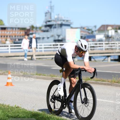 17.08.2025 - KN Förde Triathlon 2025 Yannick Fuchs http://msf.ph/oto/8624778 17.08.2025 11:36:04 Radfahren 300, 326, 352, 608, 612, 635, 368 meine-sportfotos.de