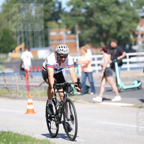17.08.2025 - KN Förde Triathlon 2025 Yannick Fuchs http://msf.ph/oto/8625011 17.08.2025 11:41:17 Radfahren 279, 324, 604, 628, 387 meine-sportfotos.de