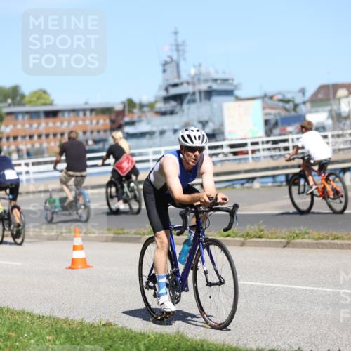 17.08.2025 - KN Förde Triathlon 2025 Yannick Fuchs http://msf.ph/oto/8625080 17.08.2025 11:42:39 Radfahren 318, 387, 390, 602, 634, 642, 325, 343 meine-sportfotos.de