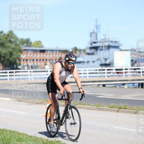 17.08.2025 - KN Förde Triathlon 2025 Yannick Fuchs http://msf.ph/oto/8625168 17.08.2025 11:44:13 Radfahren 343, 350, 374, 642, 302 meine-sportfotos.de