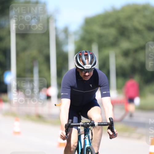 17.08.2025 - KN Förde Triathlon 2025 Yannick Fuchs http://msf.ph/oto/8625289 17.08.2025 11:46:20 Radfahren 345, 356, 370, 373, 330, 609 meine-sportfotos.de