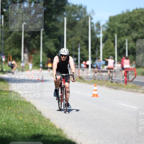 17.08.2025 - KN Förde Triathlon 2025 Yannick Fuchs http://msf.ph/oto/8625293 17.08.2025 11:46:27 Radfahren 345, 349, 370, 373, 617, 356 meine-sportfotos.de