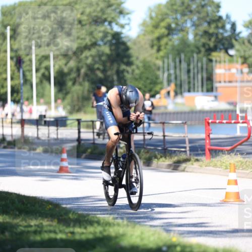 17.08.2025 - KN Förde Triathlon 2025 Yannick Fuchs http://msf.ph/oto/8625401 17.08.2025 12:43:26 Radfahren 402, 408 meine-sportfotos.de