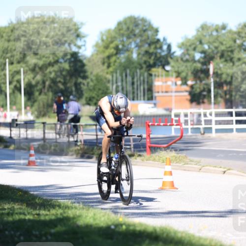 17.08.2025 - KN Förde Triathlon 2025 Yannick Fuchs http://msf.ph/oto/8625402 17.08.2025 12:43:27 Radfahren 402, 408 meine-sportfotos.de