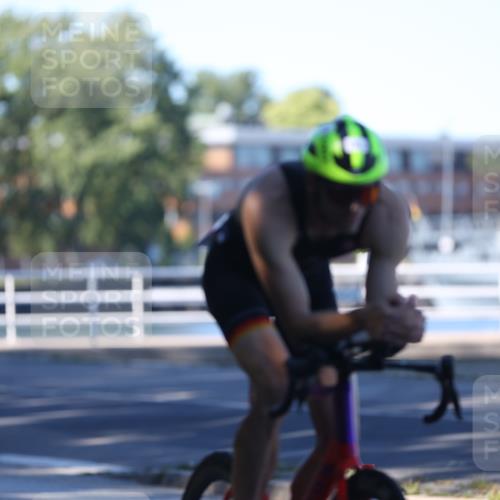 17.08.2025 - KN Förde Triathlon 2025 Yannick Fuchs http://msf.ph/oto/8628099 17.08.2025 14:55:54 Radfahren 5, 7, 9, 10, 16 meine-sportfotos.de