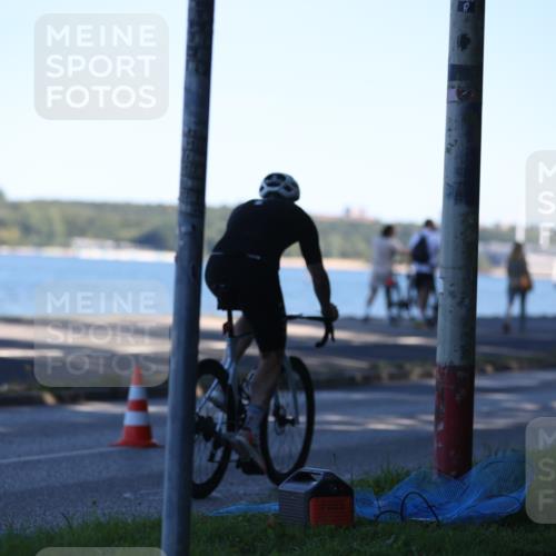 17.08.2025 - KN Förde Triathlon 2025 Yannick Fuchs http://msf.ph/oto/8628231 17.08.2025 15:20:58 Radfahren 1, 7, 10, 15, 11 meine-sportfotos.de