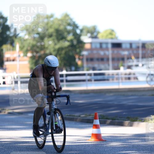 17.08.2025 - KN Förde Triathlon 2025 Yannick Fuchs http://msf.ph/oto/8628372 17.08.2025 15:29:52 Radfahren 22 meine-sportfotos.de