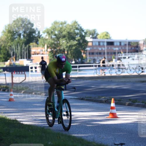 17.08.2025 - KN Förde Triathlon 2025 Yannick Fuchs http://msf.ph/oto/8628568 17.08.2025 15:47:41 Radfahren 11, 12, 15 meine-sportfotos.de