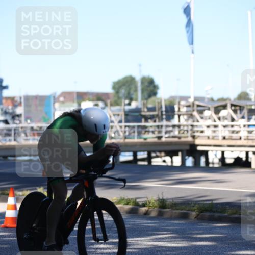 17.08.2025 - KN Förde Triathlon 2025 Yannick Fuchs http://msf.ph/oto/8628900 17.08.2025 15:18:28 Radfahren  meine-sportfotos.de