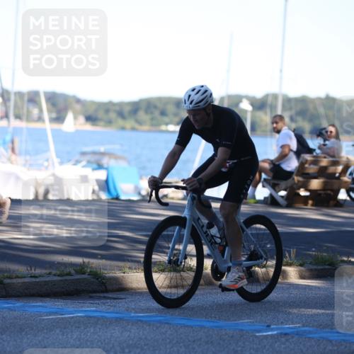 17.08.2025 - KN Förde Triathlon 2025 Yannick Fuchs http://msf.ph/oto/8628917 17.08.2025 15:19:30 Radfahren 921 meine-sportfotos.de