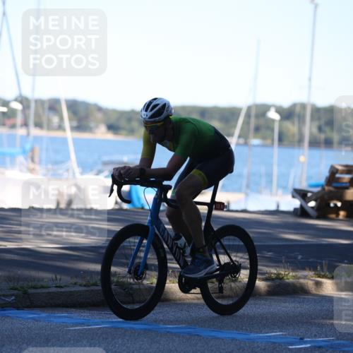 17.08.2025 - KN Förde Triathlon 2025 Yannick Fuchs http://msf.ph/oto/8628929 17.08.2025 15:20:35 Radfahren  meine-sportfotos.de