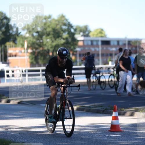 17.08.2025 - KN Förde Triathlon 2025 Yannick Fuchs http://msf.ph/oto/8628998 17.08.2025 15:22:38 Radfahren  meine-sportfotos.de