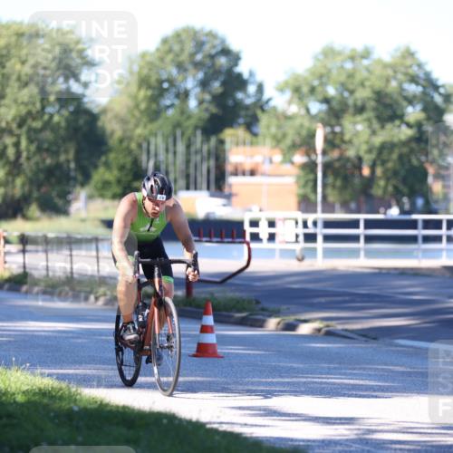 17.08.2025 - KN Förde Triathlon 2025 Yannick Fuchs http://msf.ph/oto/8629024 17.08.2025 15:25:47 Radfahren  meine-sportfotos.de