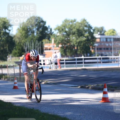 17.08.2025 - KN Förde Triathlon 2025 Yannick Fuchs http://msf.ph/oto/8629060 17.08.2025 15:27:56 Radfahren  meine-sportfotos.de