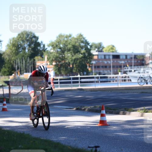 17.08.2025 - KN Förde Triathlon 2025 Yannick Fuchs http://msf.ph/oto/8629061 17.08.2025 15:27:56 Radfahren  meine-sportfotos.de