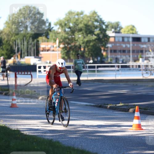 17.08.2025 - KN Förde Triathlon 2025 Yannick Fuchs http://msf.ph/oto/8629239 17.08.2025 15:41:42 Radfahren  meine-sportfotos.de