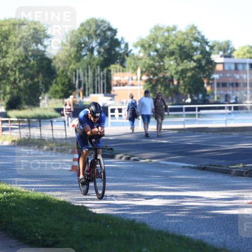 17.08.2025 - KN Förde Triathlon 2025 Yannick Fuchs http://msf.ph/oto/8629252 17.08.2025 15:44:28 Radfahren  meine-sportfotos.de