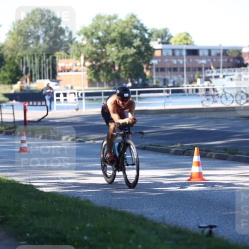 17.08.2025 - KN Förde Triathlon 2025 Yannick Fuchs http://msf.ph/oto/8629263 17.08.2025 15:45:09 Radfahren  meine-sportfotos.de