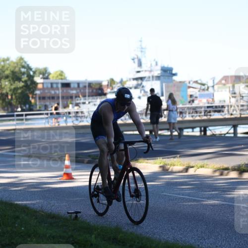 17.08.2025 - KN Förde Triathlon 2025 Yannick Fuchs http://msf.ph/oto/8629290 17.08.2025 15:47:43 Radfahren  meine-sportfotos.de