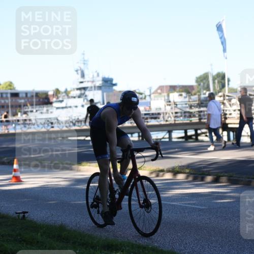 17.08.2025 - KN Förde Triathlon 2025 Yannick Fuchs http://msf.ph/oto/8629291 17.08.2025 15:47:43 Radfahren  meine-sportfotos.de