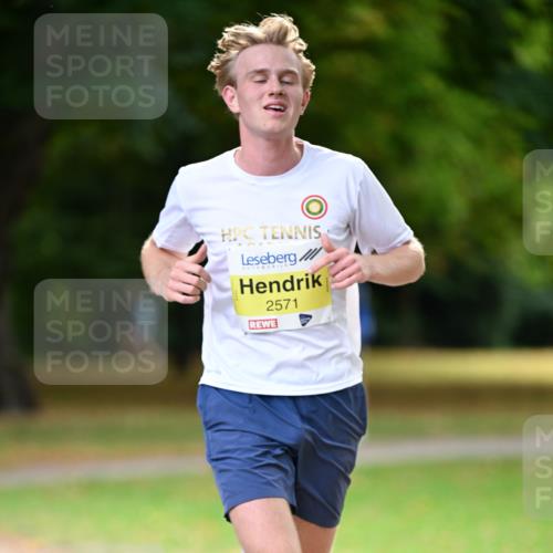 31.08.2025 - 21. Blankeneser Heldenlauf Dr. Thomas Lammeyer http://msf.ph/oto/8629500 31.08.2025 10:06:03 Laufen 2571 meine-sportfotos.de