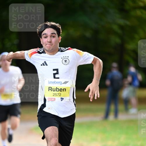 31.08.2025 - 21. Blankeneser Heldenlauf Dr. Thomas Lammeyer http://msf.ph/oto/8629593 31.08.2025 10:07:08 Laufen 2572 meine-sportfotos.de