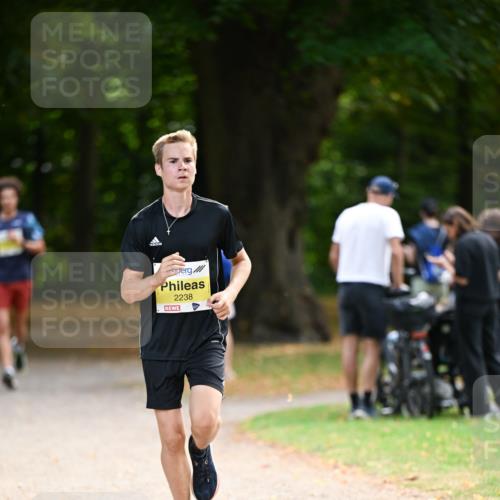 31.08.2025 - 21. Blankeneser Heldenlauf Dr. Thomas Lammeyer http://msf.ph/oto/8629950 31.08.2025 10:09:48 Laufen 2238 meine-sportfotos.de