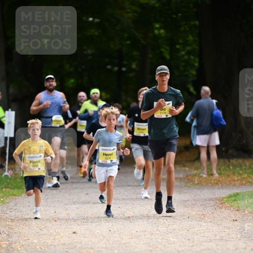 31.08.2025 - 21. Blankeneser Heldenlauf Dr. Thomas Lammeyer http://msf.ph/oto/8630002 31.08.2025 10:10:20 Laufen 2264, 2379, 2176 meine-sportfotos.de