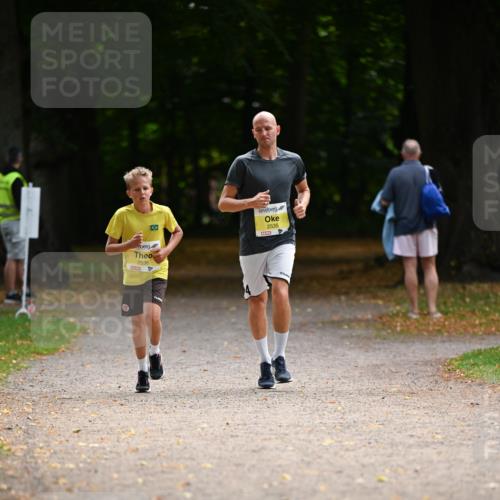31.08.2025 - 21. Blankeneser Heldenlauf Dr. Thomas Lammeyer http://msf.ph/oto/8630262 31.08.2025 10:12:11 Laufen 2535, 2536 meine-sportfotos.de