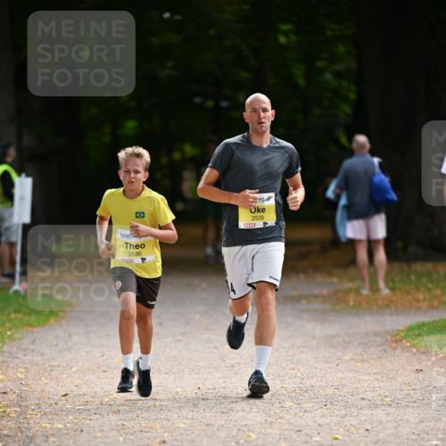 31.08.2025 - 21. Blankeneser Heldenlauf Dr. Thomas Lammeyer http://msf.ph/oto/8630275 31.08.2025 10:12:12 Laufen 2536, 2535 meine-sportfotos.de