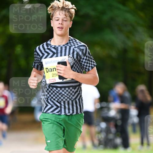 31.08.2025 - 21. Blankeneser Heldenlauf Dr. Thomas Lammeyer http://msf.ph/oto/8630314 31.08.2025 10:12:26 Laufen 256 meine-sportfotos.de