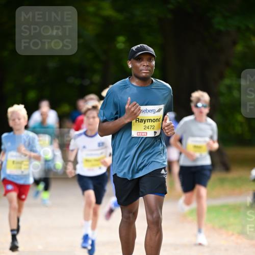 31.08.2025 - 21. Blankeneser Heldenlauf Dr. Thomas Lammeyer http://msf.ph/oto/8630678 31.08.2025 10:14:02 Laufen 2472 meine-sportfotos.de