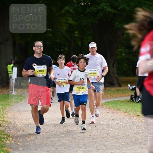 31.08.2025 - 21. Blankeneser Heldenlauf Dr. Thomas Lammeyer http://msf.ph/oto/8631074 31.08.2025 10:15:40 Laufen 2410, 10, 2411, 2296, 4 meine-sportfotos.de